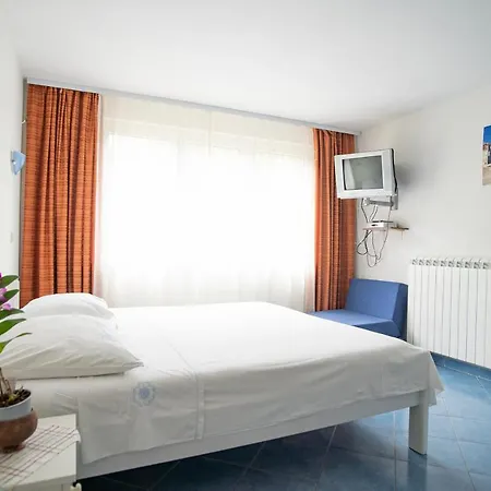 Apartments Nina Rovinj Exterior photo